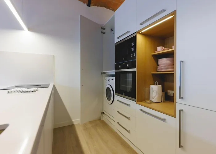 Bravissimo Ballesteries Onyar View, Monthly